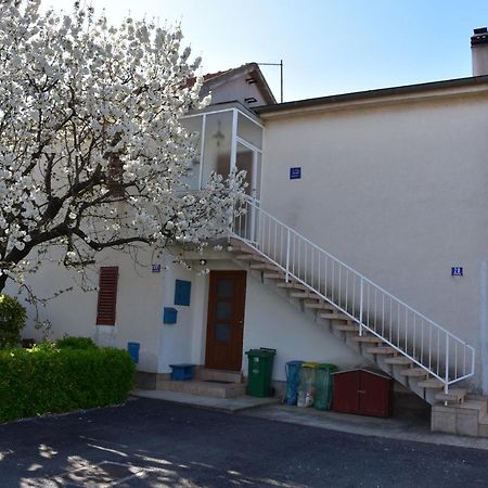 Apartman Miki Fažana Eksteriør billede